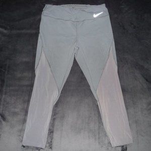 NWOT Nike Running Dri-Fit Pocket Capri Leggings M